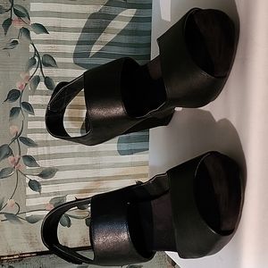 Women's GUC Black Wedge Sandals size 8 M